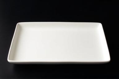 Weiße, rechteckige Keramik Servierplatte